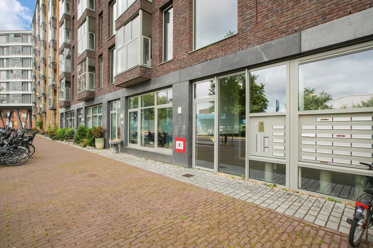 Gemeubileerd 2-slaapkamer appartement in Houthavens - Afbeelding 23