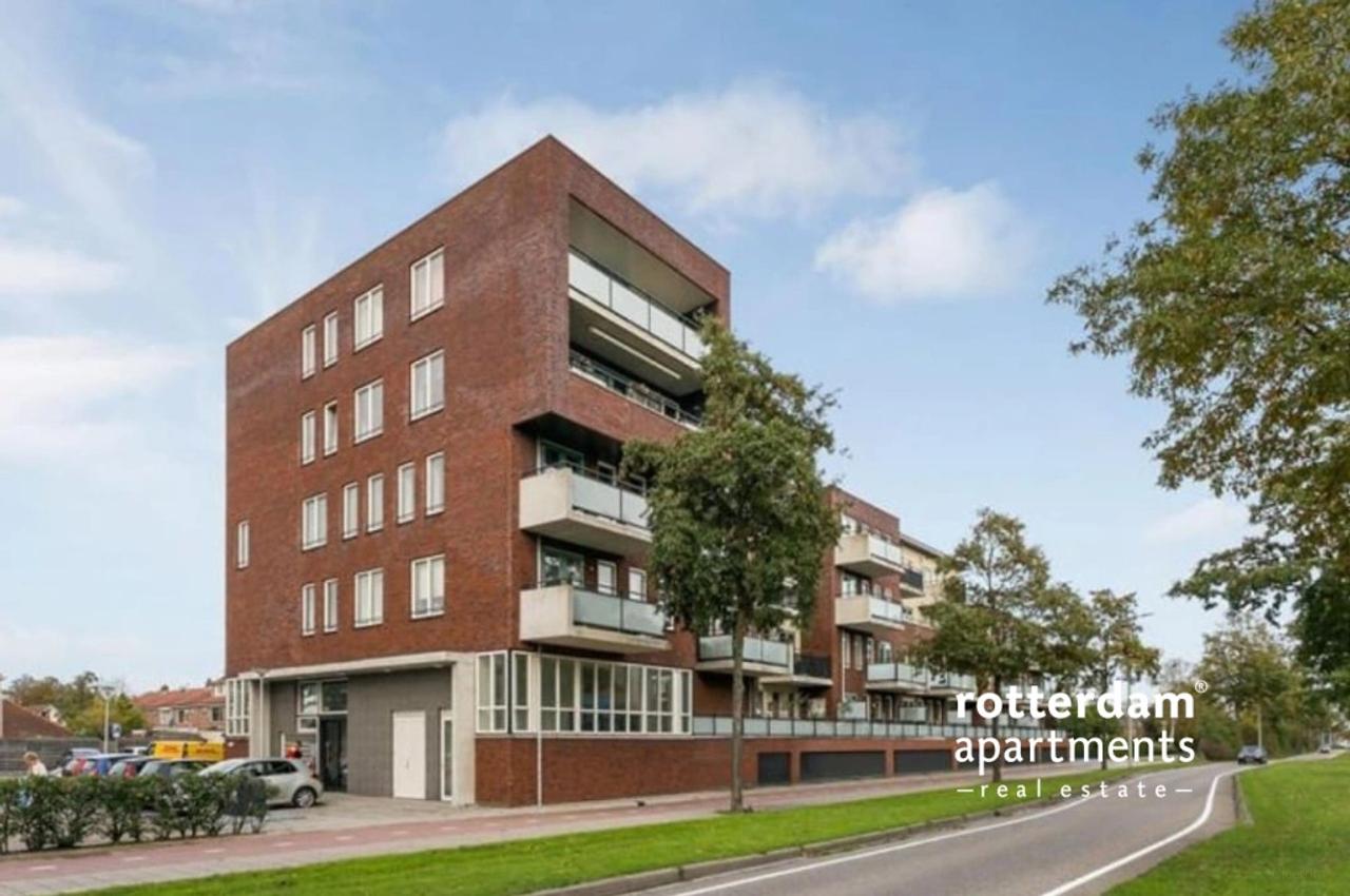 Furnished 2-bedroom apartment with balcony - Image 1