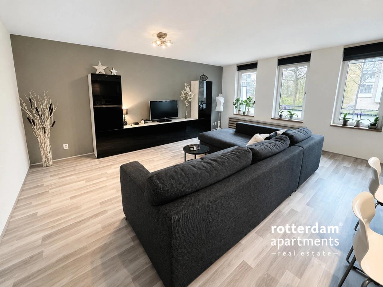 Furnished 2-bedroom apartment with balcony - Image 2