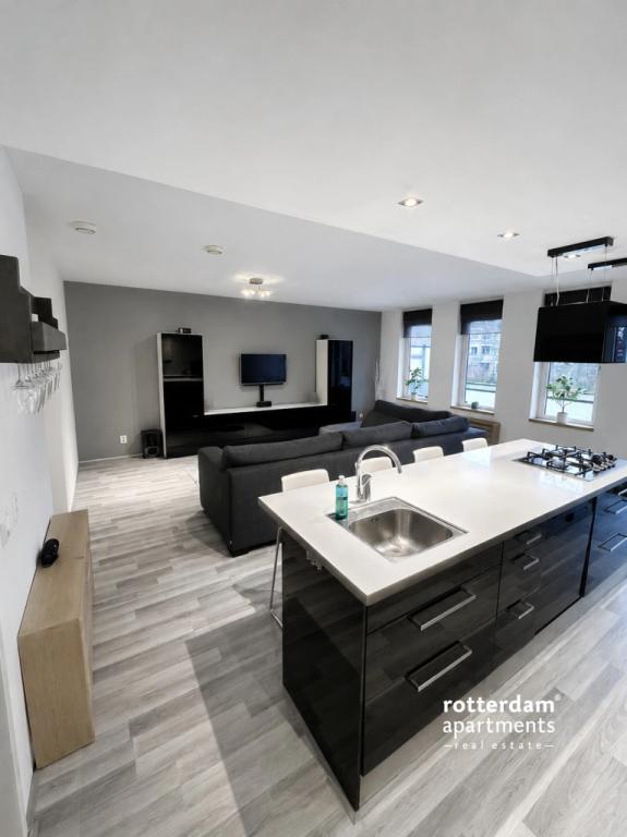 Furnished 2-bedroom apartment with balcony - Image 6