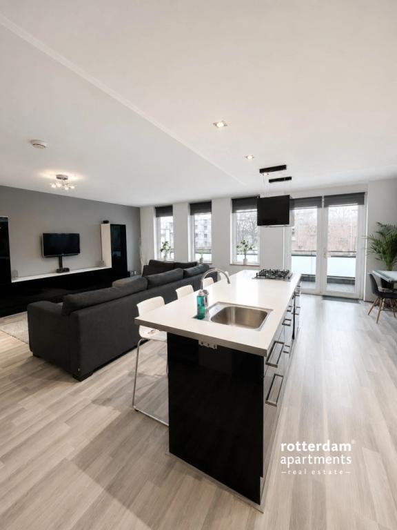 Furnished 2-bedroom apartment with balcony - Image 8