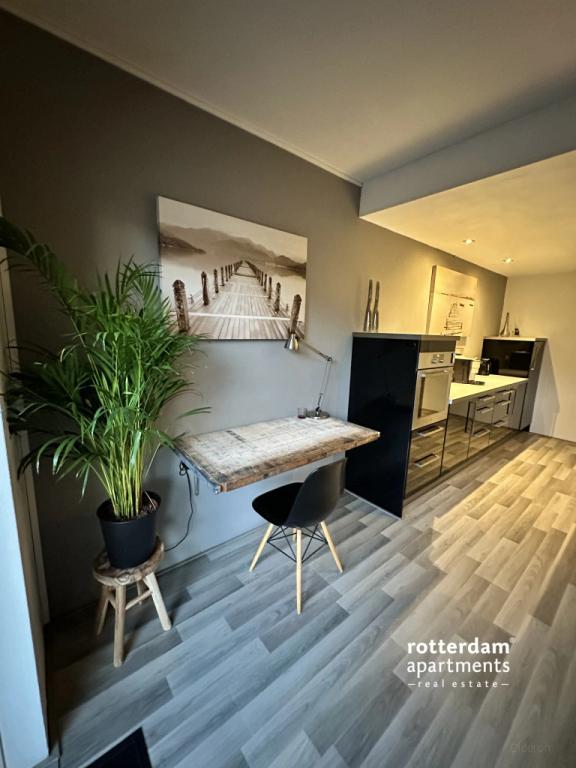 Furnished 2-bedroom apartment with balcony - Image 11