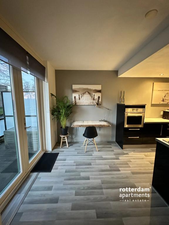 Furnished 2-bedroom apartment with balcony - Image 12