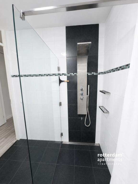 Furnished 2-bedroom apartment with balcony - Image 17
