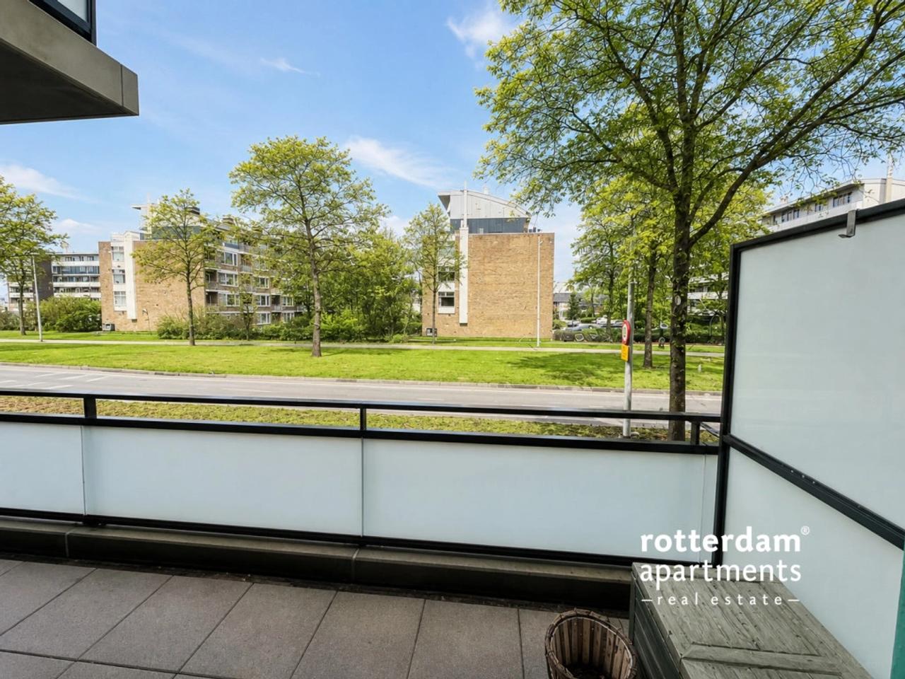 Furnished 2-bedroom apartment with balcony - Image 22