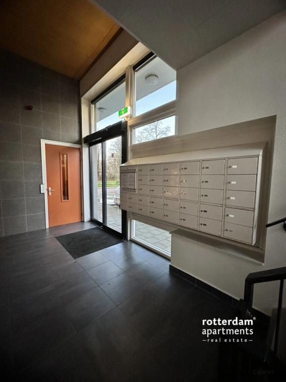 Furnished 2-bedroom apartment with balcony - Image 25