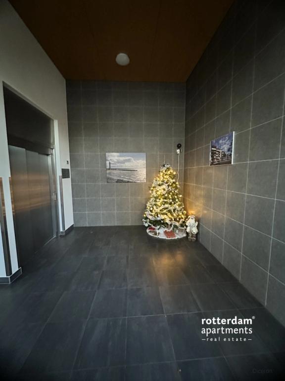 Furnished 2-bedroom apartment with balcony - Image 26