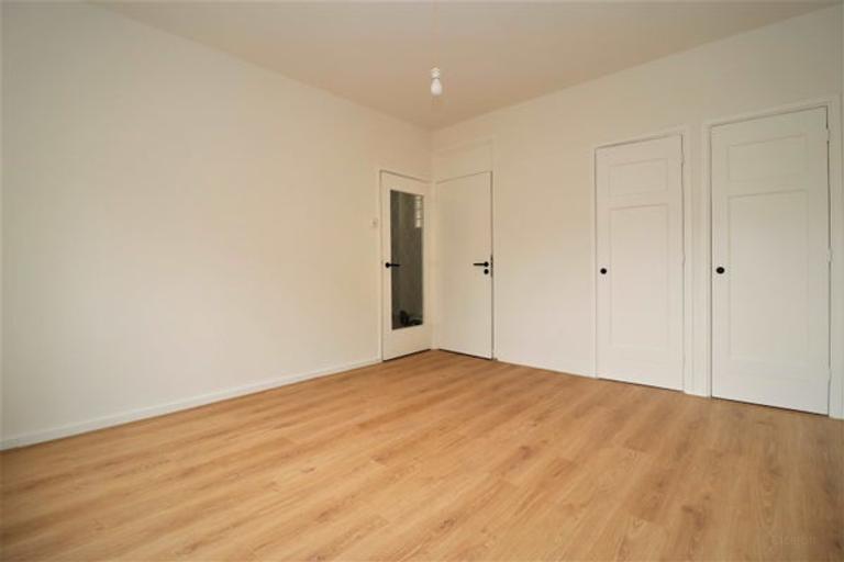 Student Apartment with Balcony in Rubroek - Image 5