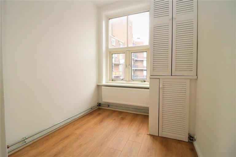 Student Apartment with Balcony in Rubroek - Image 9