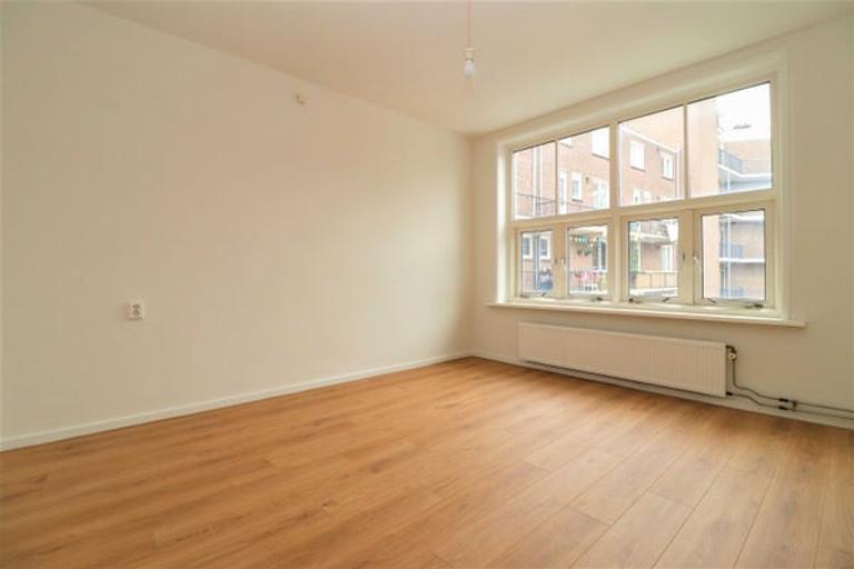 Student Apartment with Balcony in Rubroek - Image 10