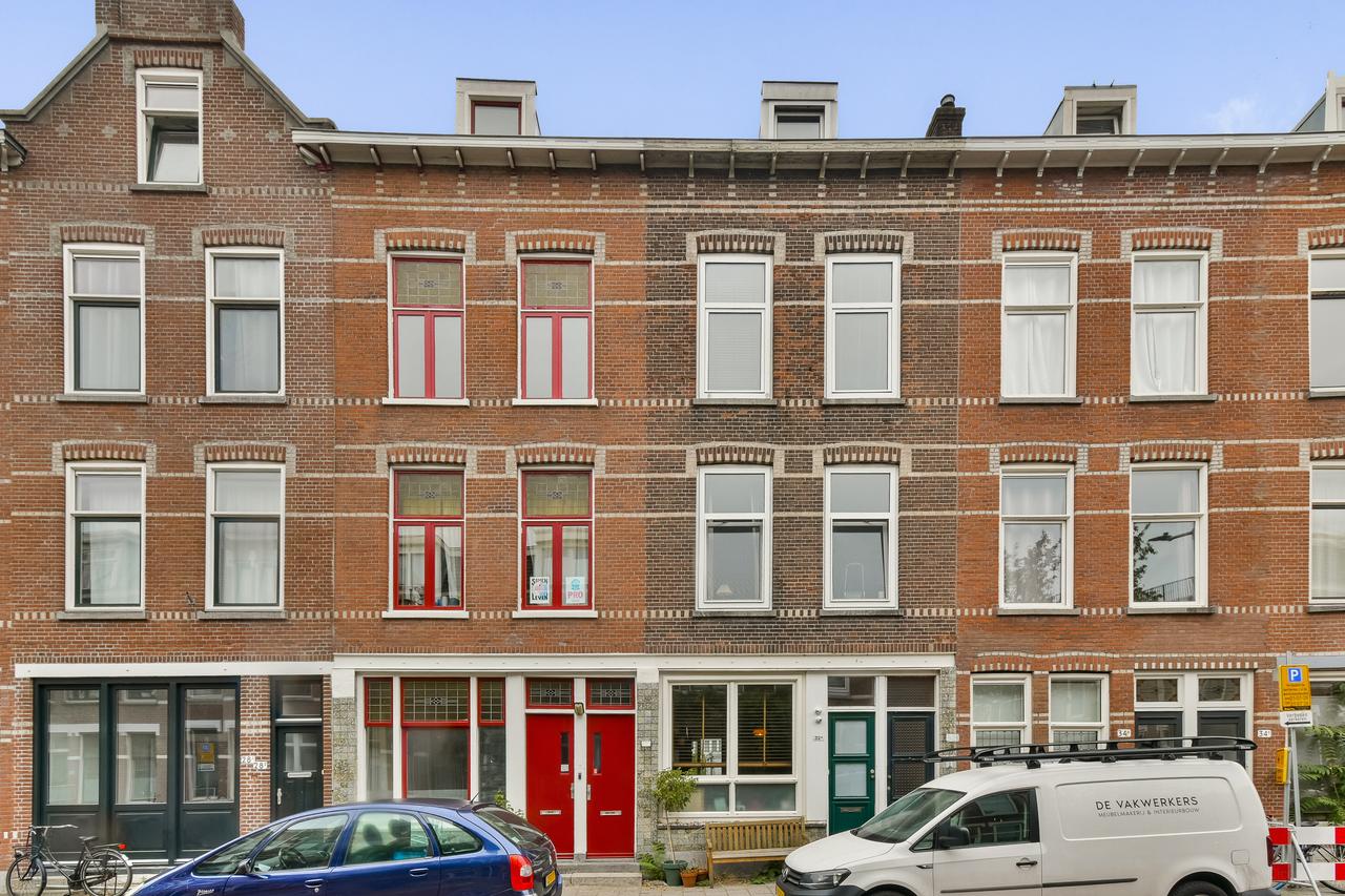 Temporary Student Apartment with Balcony - Image 2