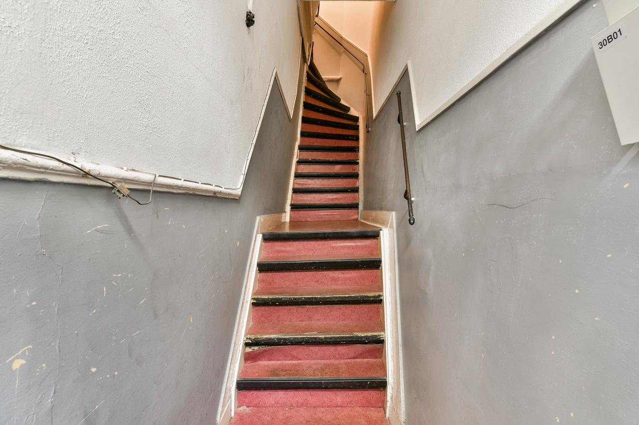 Temporary Student Apartment with Balcony - Image 3