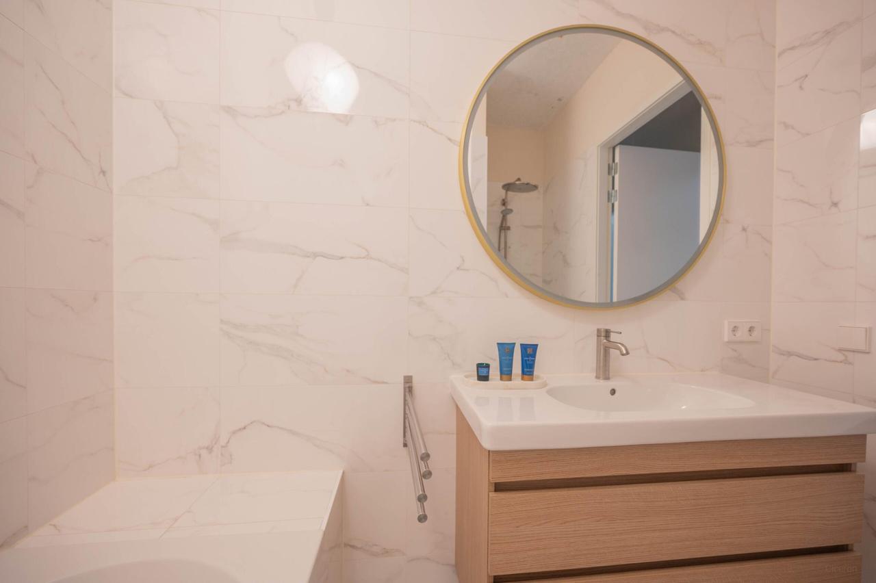 Furnished 3-bedroom apartment in Little C - Image 23