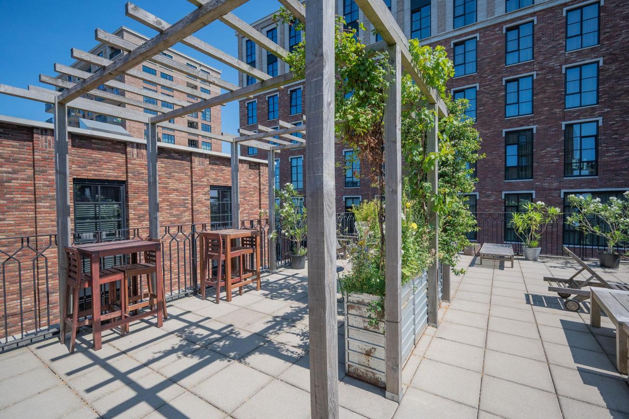 Furnished 3-bedroom apartment in Little C - Image 28