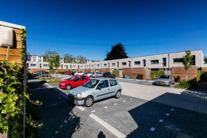 Tussenwoning met tuin en parkeerplek - Afbeelding 3