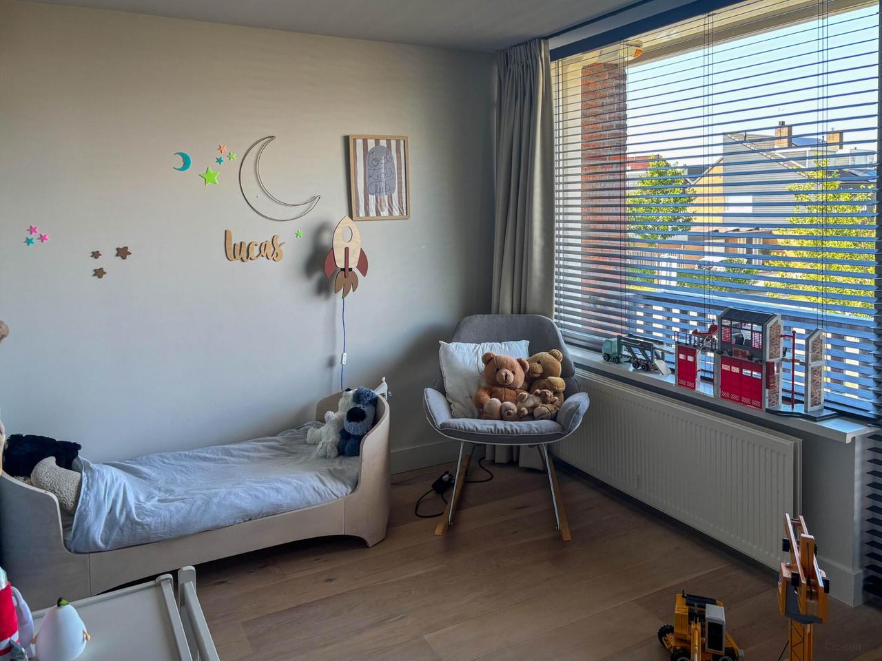 Gemeubileerde hoekwoning met 4 slaapkamers - Afbeelding 33