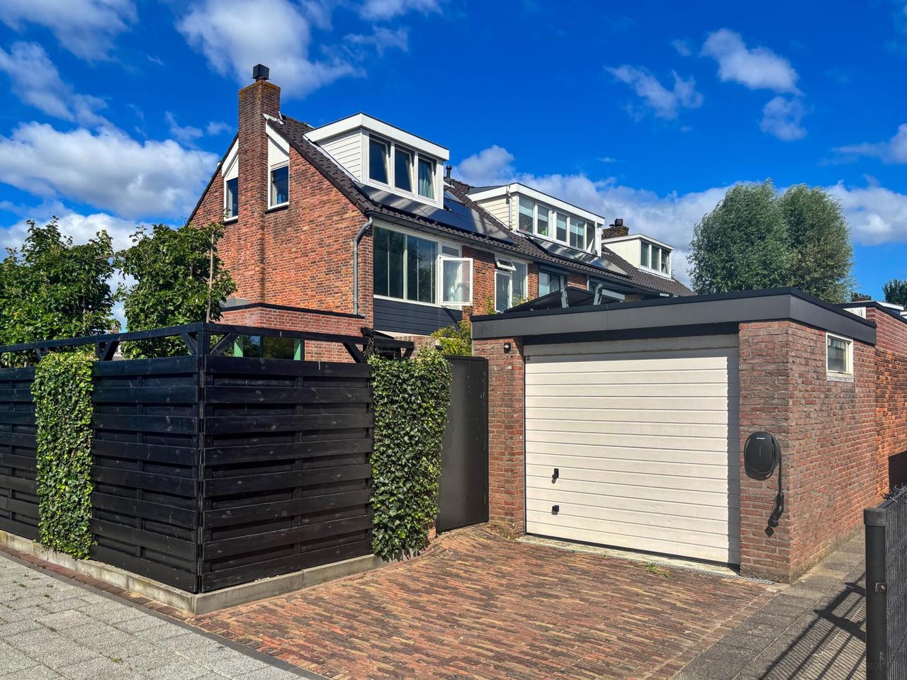 Gemeubileerde hoekwoning met 4 slaapkamers - Afbeelding 39