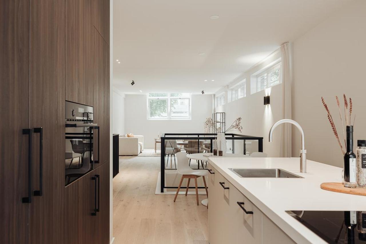 129 m² Living in Amsterdam's Canal District - Image 6