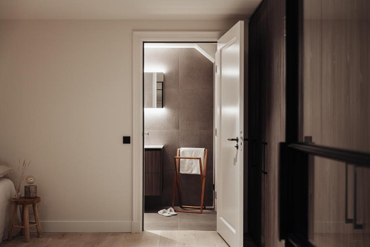 129 m² Living in Amsterdam's Canal District - Image 24