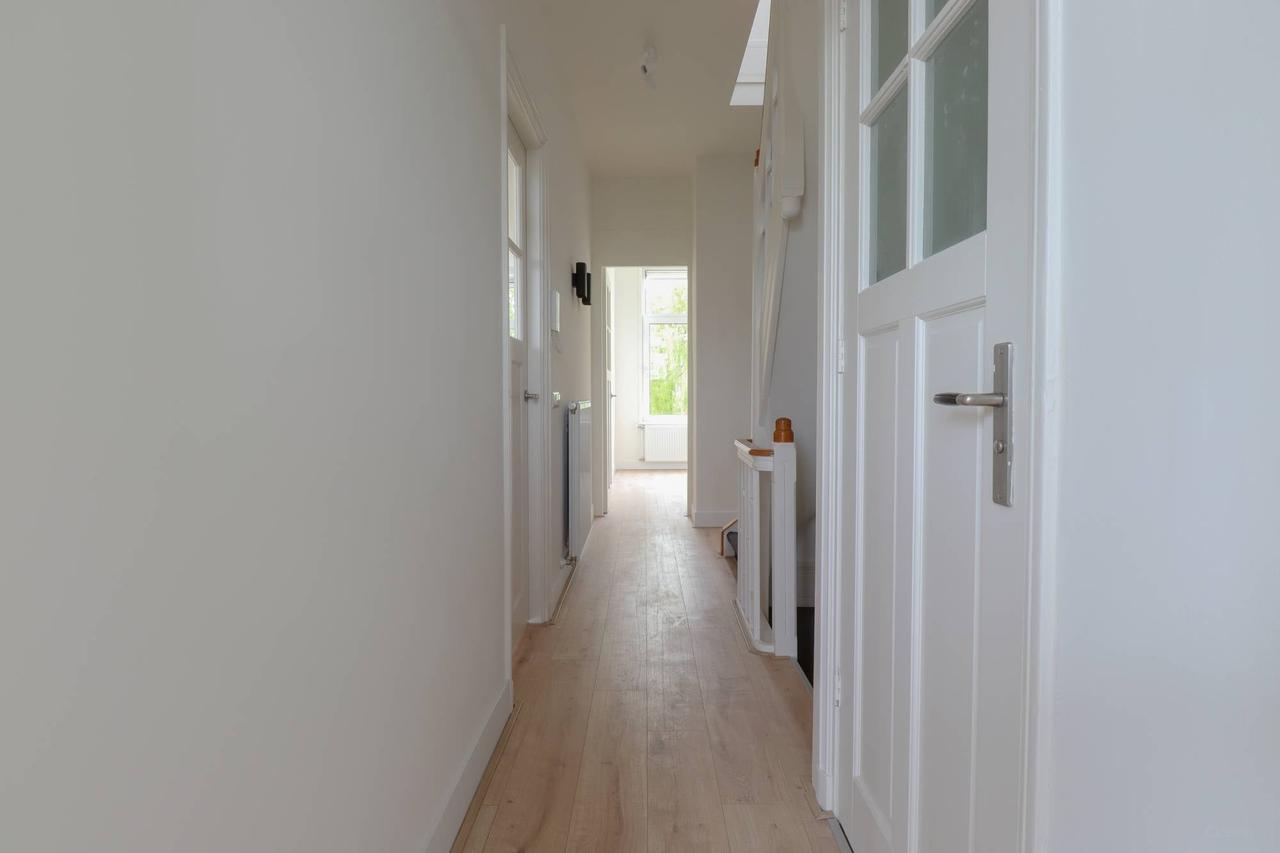 Furnished Student Apartment with Roof Terrace - Image 6