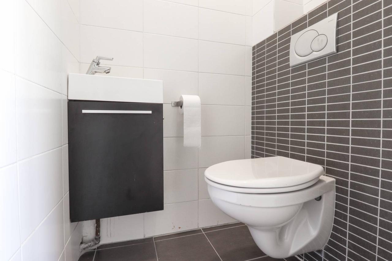Furnished Student Apartment with Roof Terrace - Image 7