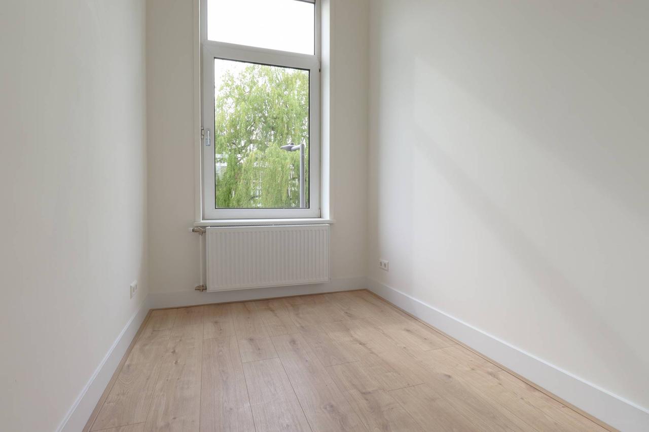 Furnished Student Apartment with Roof Terrace - Image 8