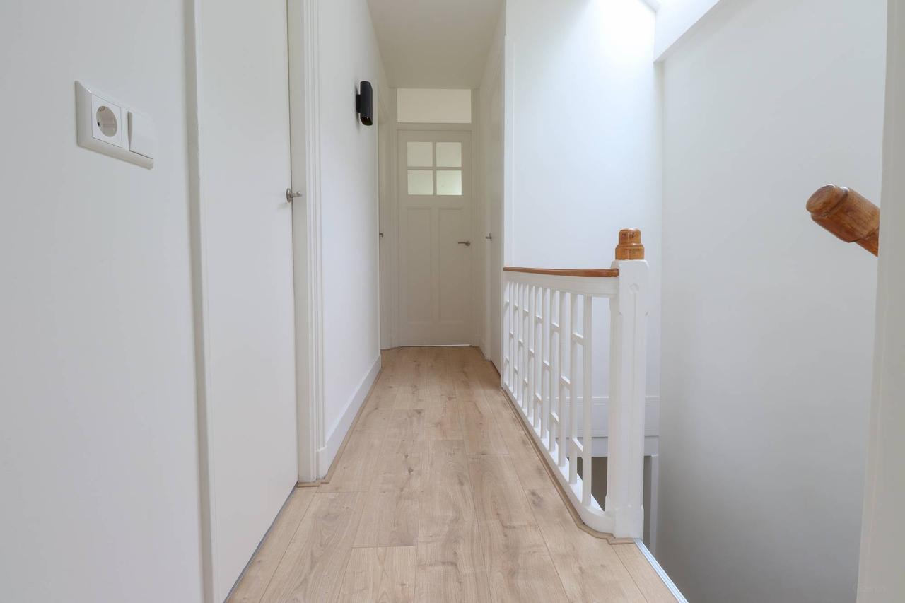 Furnished Student Apartment with Roof Terrace - Image 13