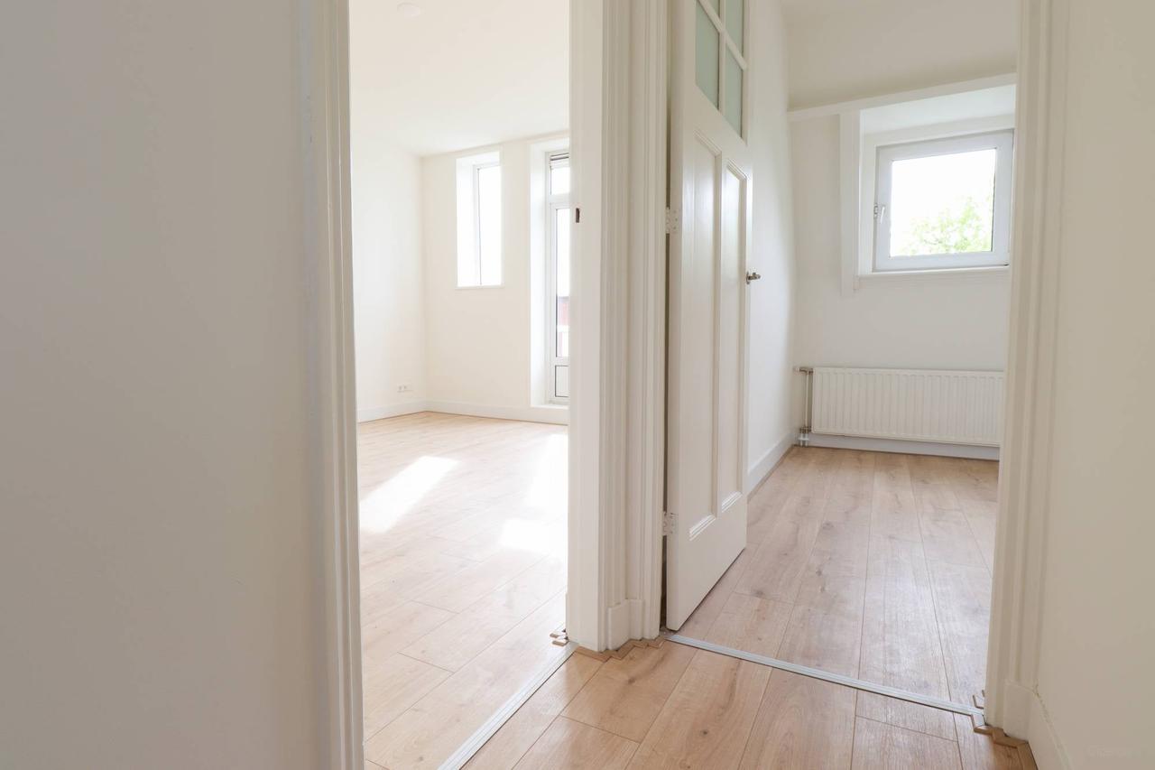 Furnished Student Apartment with Roof Terrace - Image 15