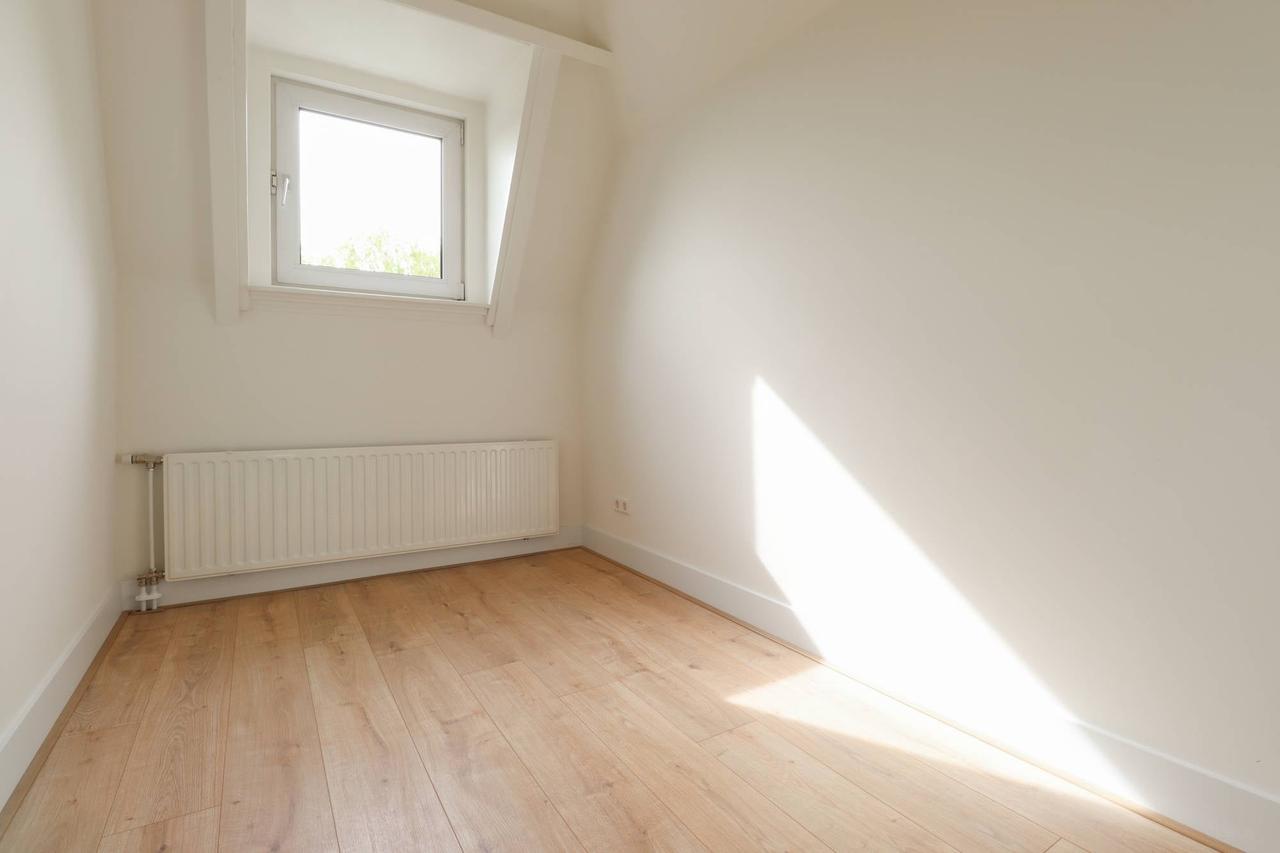Furnished Student Apartment with Roof Terrace - Image 18