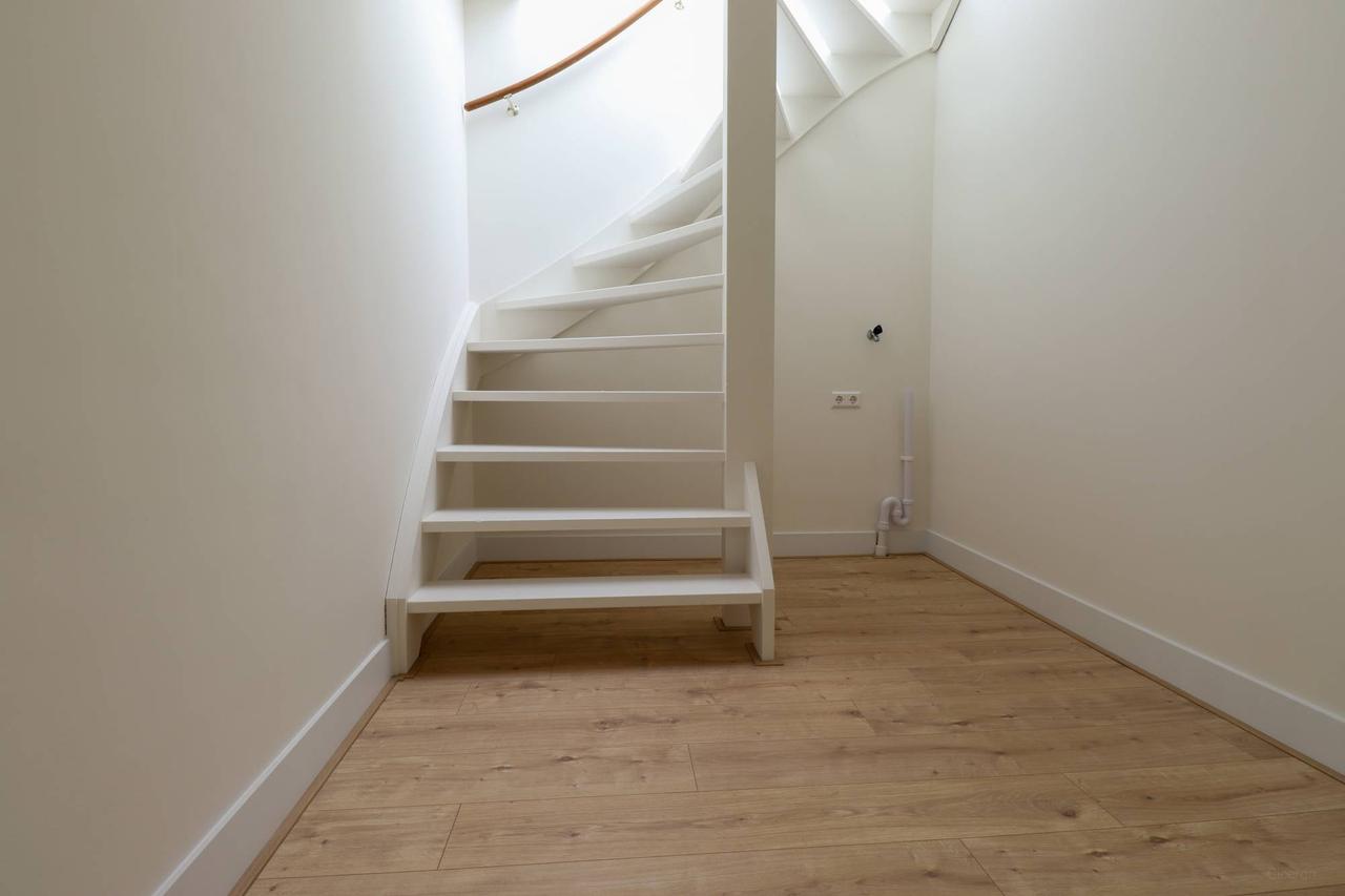 Furnished Student Apartment with Roof Terrace - Image 19