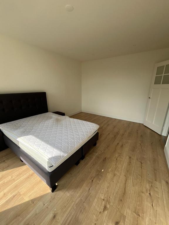 Furnished Student Apartment with Roof Terrace - Image 28