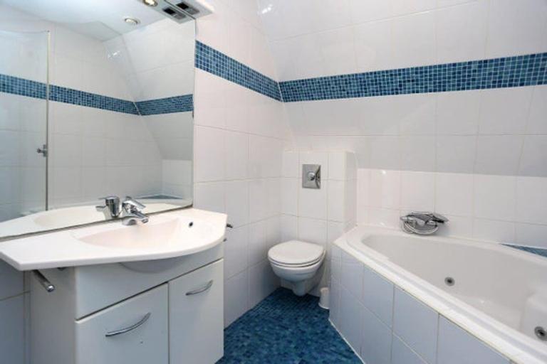 4-bedroom townhouse with sunny garden - Image 20