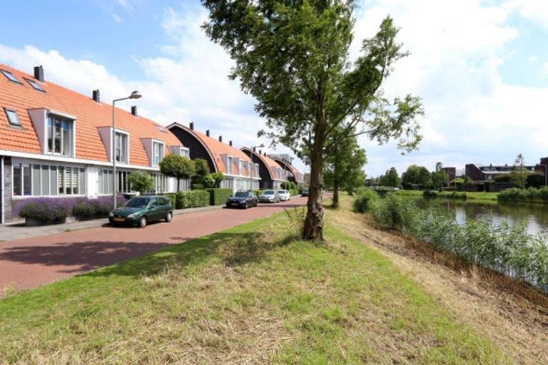 4-bedroom townhouse with sunny garden - Image 30