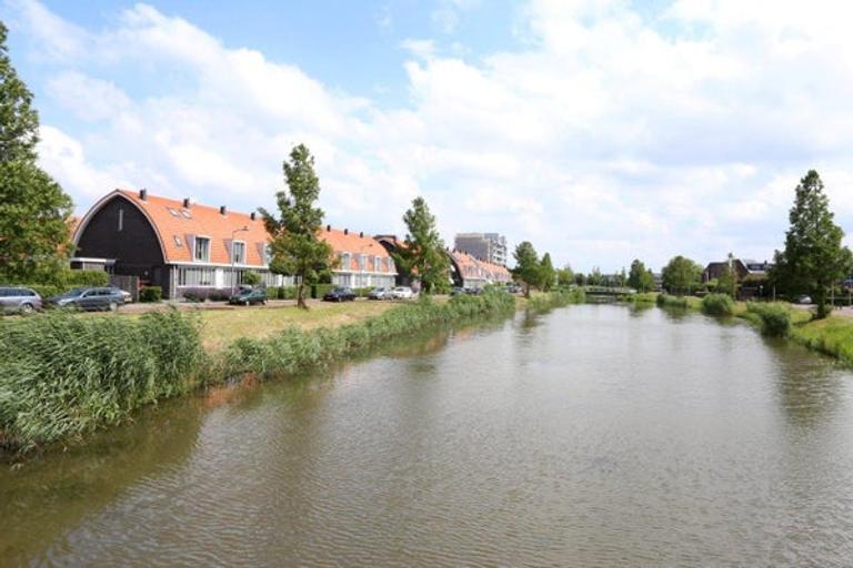4-bedroom townhouse with sunny garden - Image 31