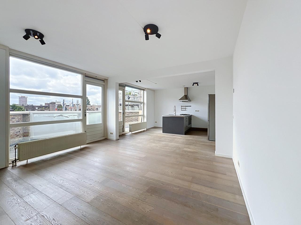 85 m2 met groot balkon in Amsterdam-Zuid - Afbeelding 4