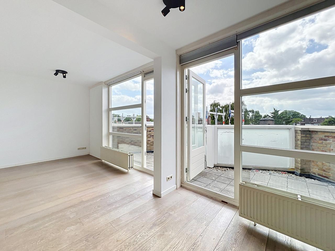 85 m2 met groot balkon in Amsterdam-Zuid - Afbeelding 6