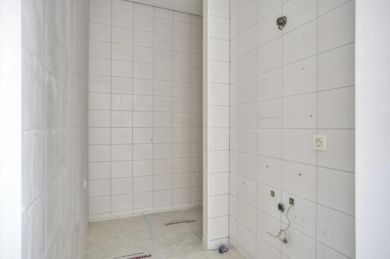 New 2-bedroom apartment with balcony - Image 8