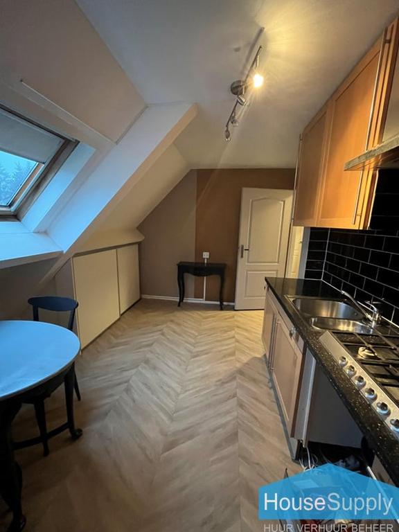 Gemeubileerde bovenwoning met balkon - Afbeelding 9