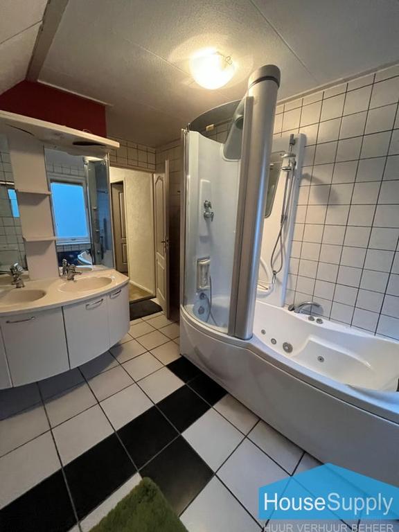 Gemeubileerde bovenwoning met balkon - Afbeelding 11