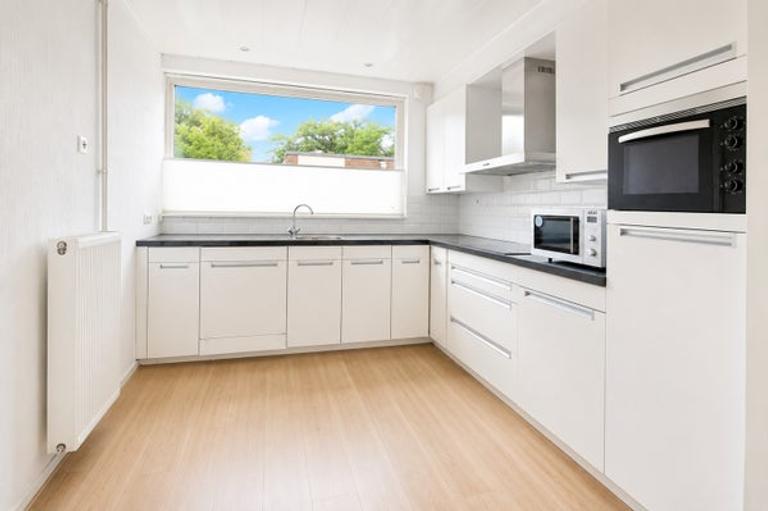 Family Home with Garden & Parking in Amstelveen - Image 4