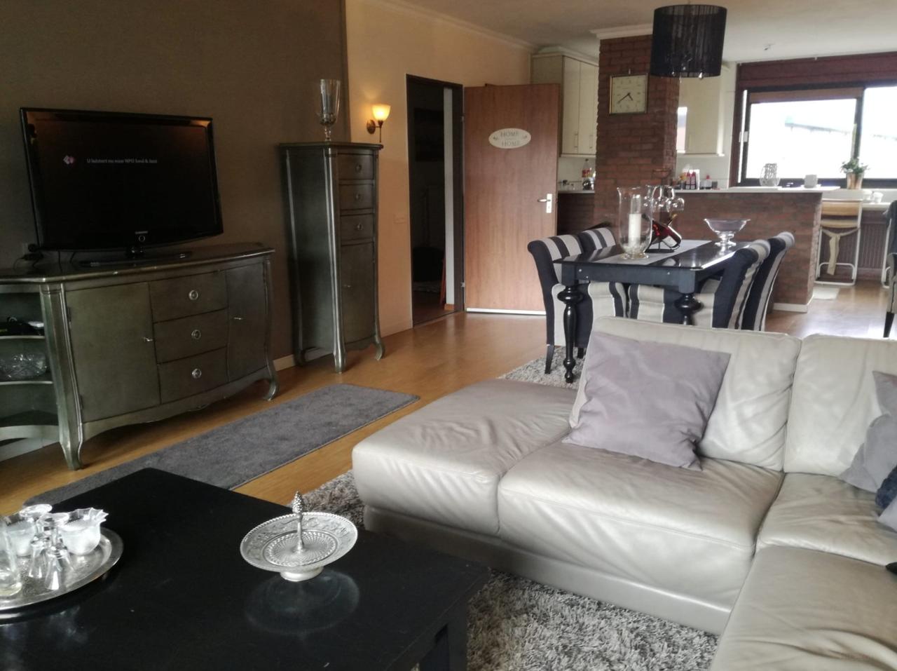 2-room apartment with balcony and garage - Image 5