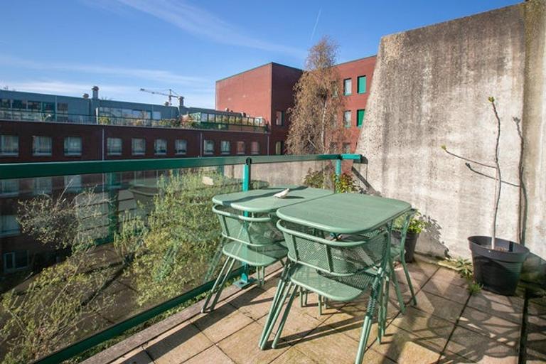 110 m² Maisonette with Terrace and Parking - Image 7