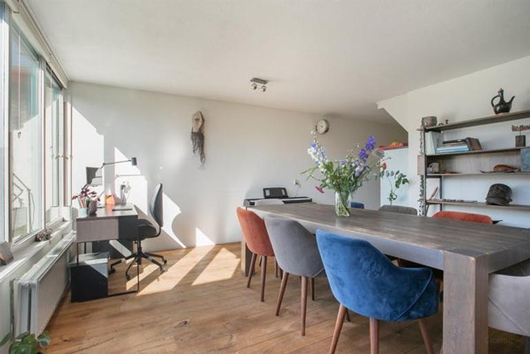 110 m² Maisonette with Terrace and Parking - Image 9
