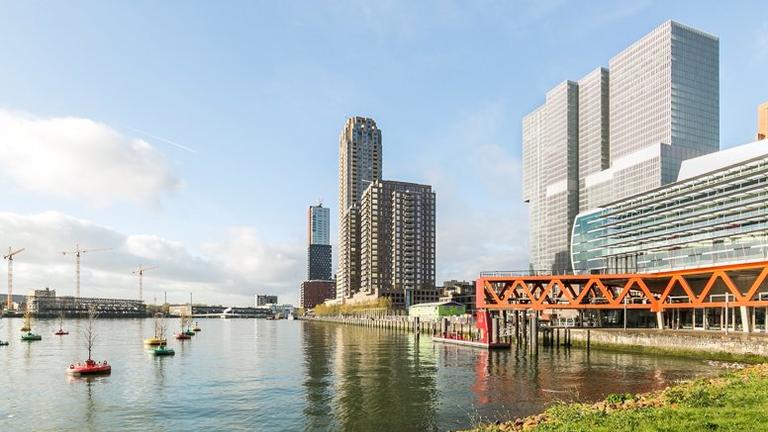 83 m² 14th floor apartment with balcony in Kop van Zuid - Image 4