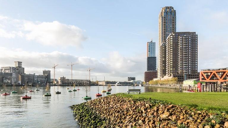 83 m² 14th floor apartment with balcony in Kop van Zuid - Image 5
