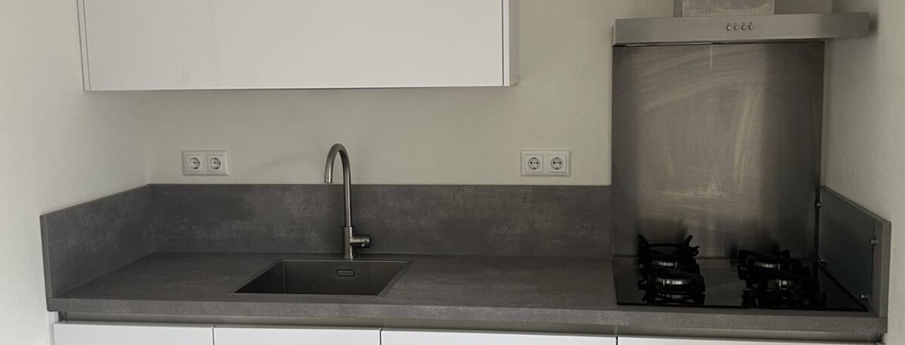 1-bedroom apartment with parking near station - Image 2