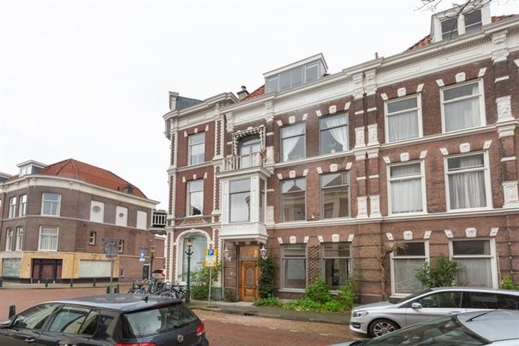 Parterrewoning van 169 m² met tuin en lift - Afbeelding 1