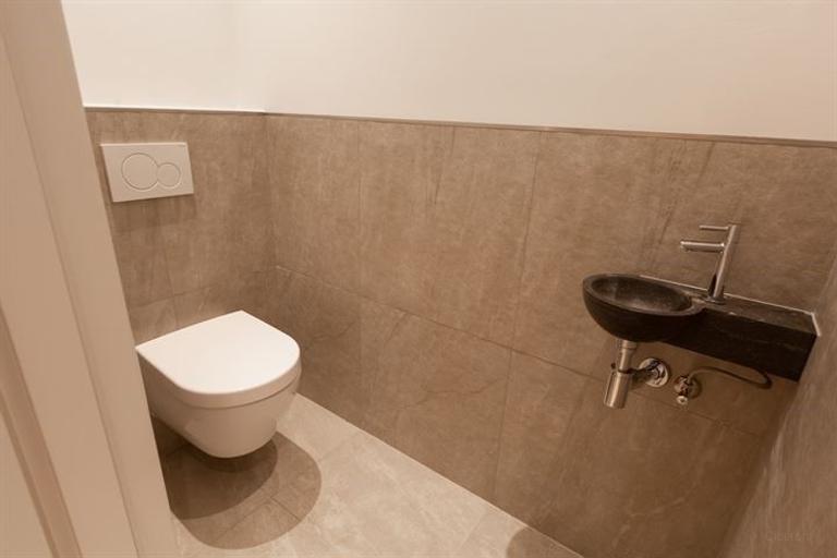 Parterrewoning van 169 m² met tuin en lift - Afbeelding 17
