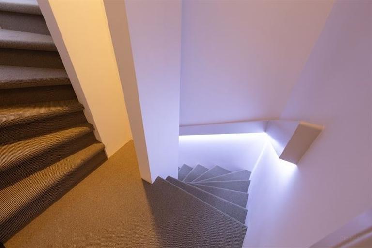Parterrewoning van 169 m² met tuin en lift - Afbeelding 18
