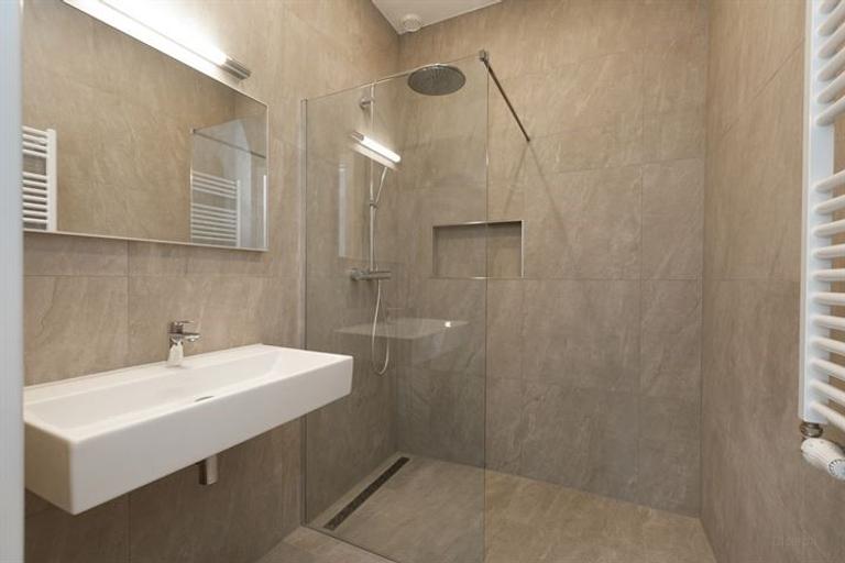 Parterrewoning van 169 m² met tuin en lift - Afbeelding 29
